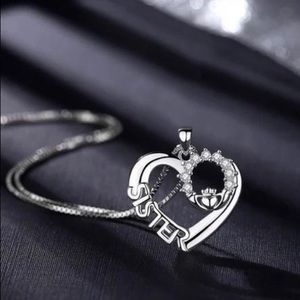 “To my sister” necklace